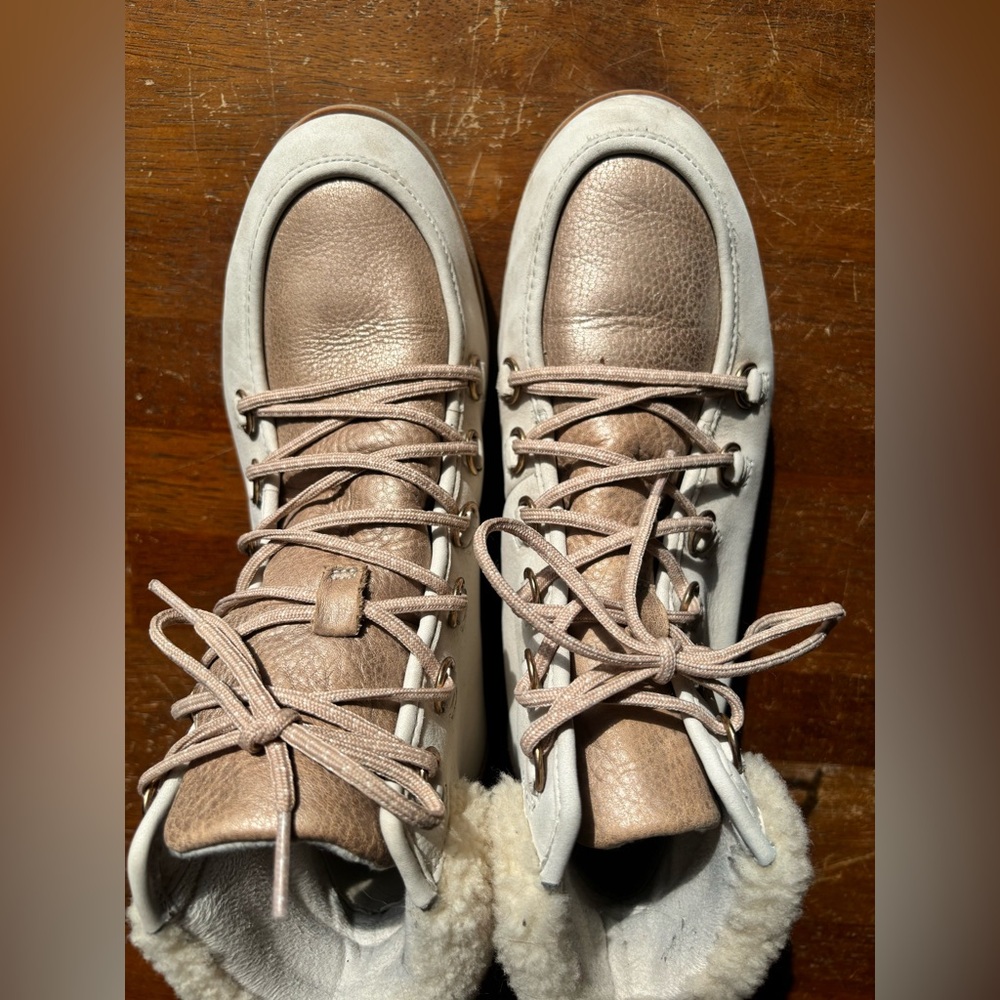 Sorel Cream and Gold Winter Boots - Picture 3 of 12